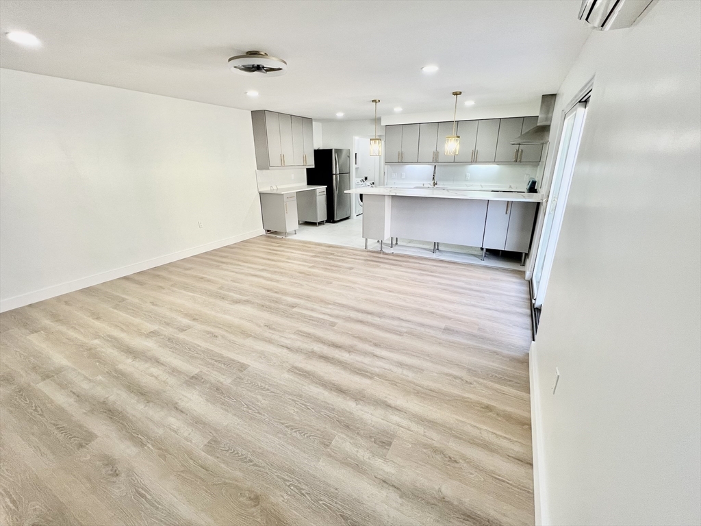 3 bed, 2 bath apartment for rent at 468 Brock Ave Unit 1S, South — photo 2 of 21