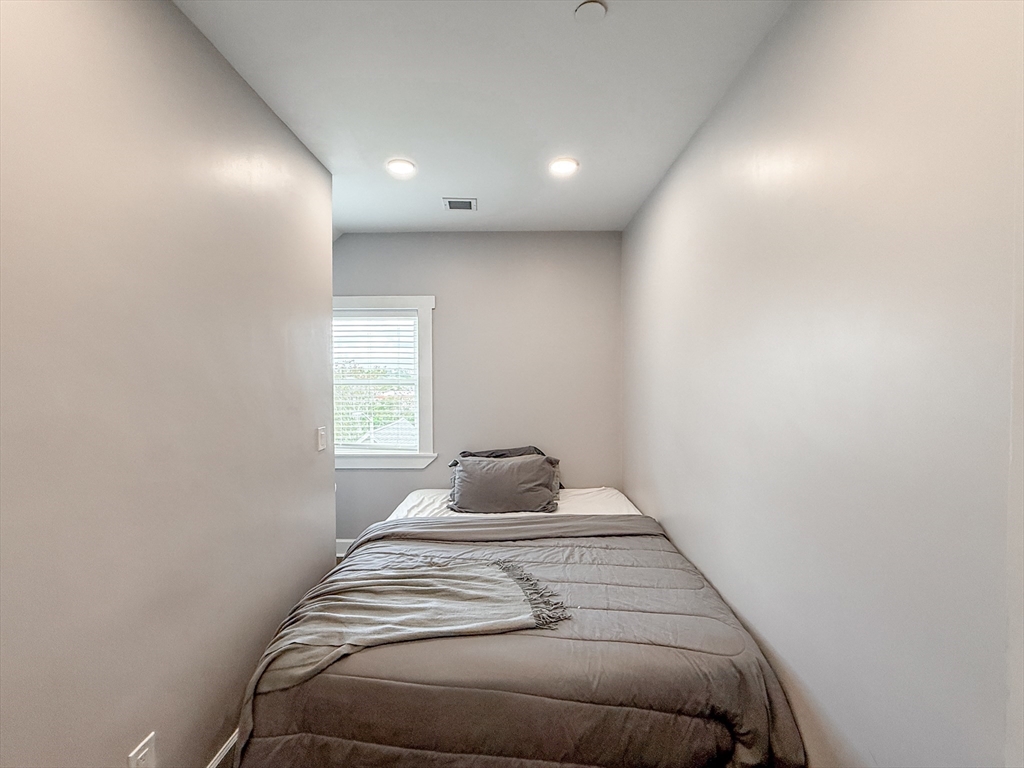 2 bed, 1 bath apartment for rent at 468 Salem St Unit 4, Malden — photo 15 of 17