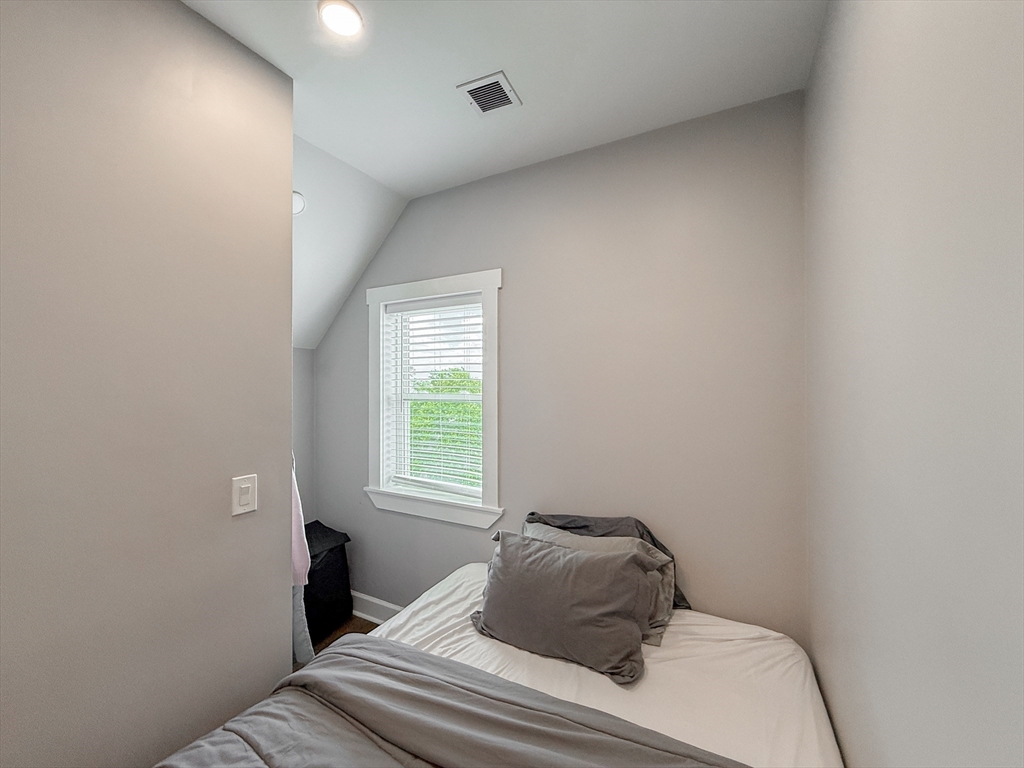 2 bed, 1 bath apartment for rent at 468 Salem St Unit 4, Malden — photo 16 of 17