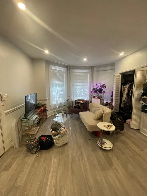 Studio bed, 1 bath apartment for rent at 469 Beacon St Unit BR, Back Bay — photo 2 of 11