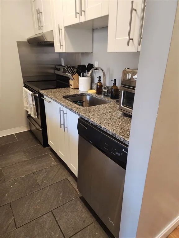 3 bed, 1 bath apartment for rent at 469 Massachusetts Ave Unit 3, Roxbury — photo 13 of 28