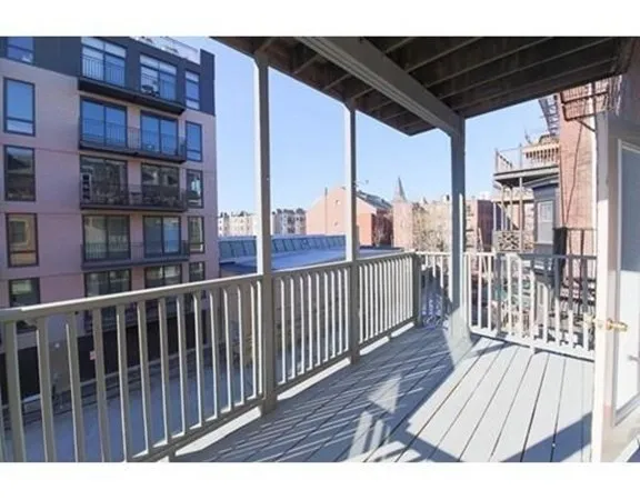 3 bed, 1 bath apartment for rent at 469 Massachusetts Ave Unit 3, Roxbury — photo 3 of 28