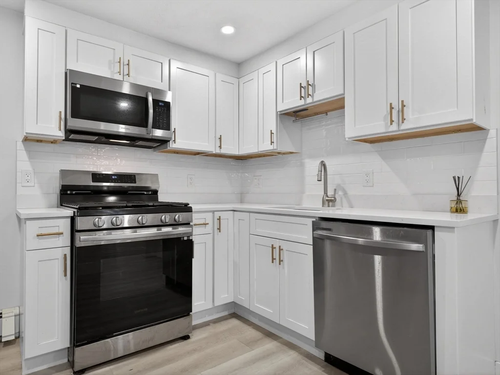 2 bed, 1 bath apartment for rent at 469 Medford St Unit 2, Winter Hill — photo 2 of 14