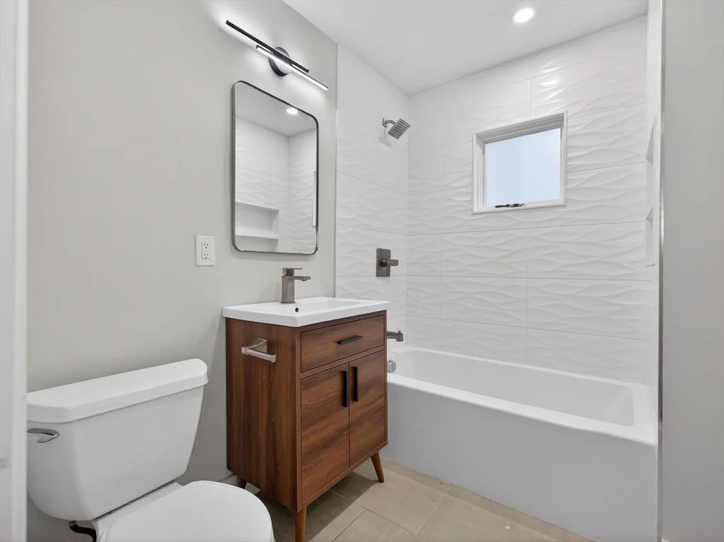 2 bed, 1 bath apartment for rent at 469 Medford St Unit 2, Winter Hill — photo 8 of 14