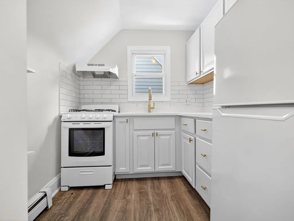 2 bed, 1 bath apartment for rent at 469 Medford St Unit 3, Winter Hill — photo 5 of 13