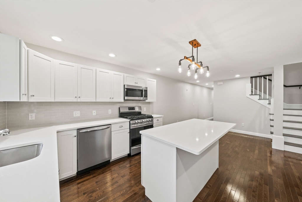 2 bed, 3 bath apartment for rent at 469 Sherman St Unit 9, Canton Junction — photo 3 of 39