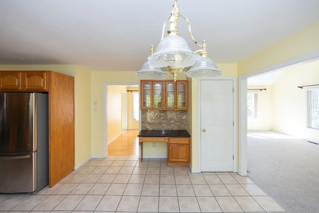 3 bed, 2 bath apartment for rent at 469 Walnut St, Shrewsbury — photo 9 of 34