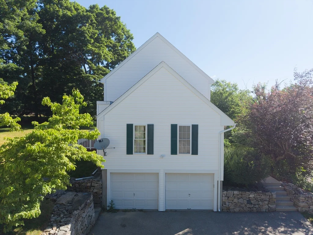 3 bed, 2 bath apartment for rent at 469 Walnut St, Shrewsbury — photo 31 of 34