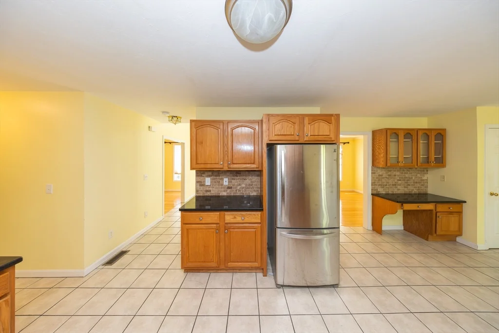 3 bed, 2 bath apartment for rent at 469 Walnut St, Shrewsbury — photo 12 of 34