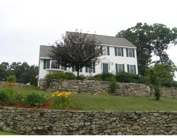 3 bed, 2 bath apartment for rent at 469 Walnut St, Shrewsbury — photo 1 of 34