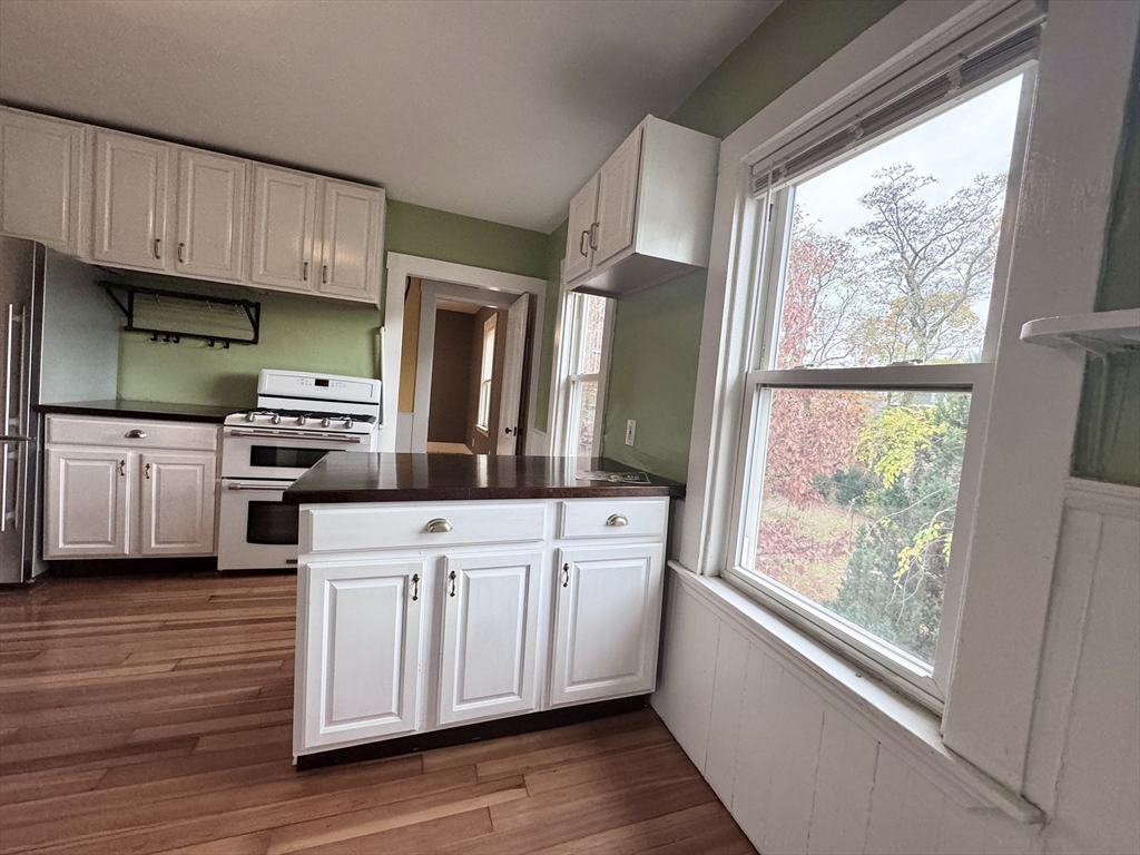 2 bed, 1 bath apartment for rent at 47 1/2 Jamaica St Unit 2, Jamaica Plain — photo 4 of 12