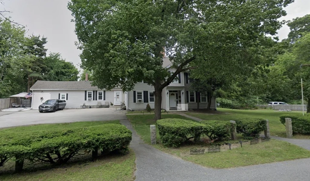2 bed, 1 bath apartment for rent at 47-49 Dunstable Rd Unit 2, Chelmsford — photo 1 of 20