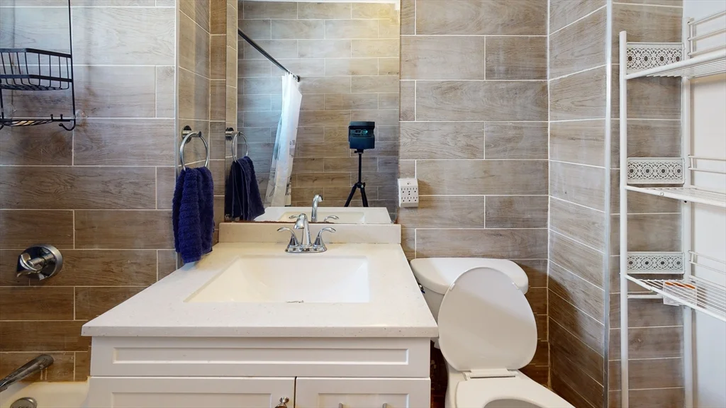 2 bed, 1 bath apartment for rent at 47-49 Rockwell Unit 47, Maplewood — photo 8 of 9