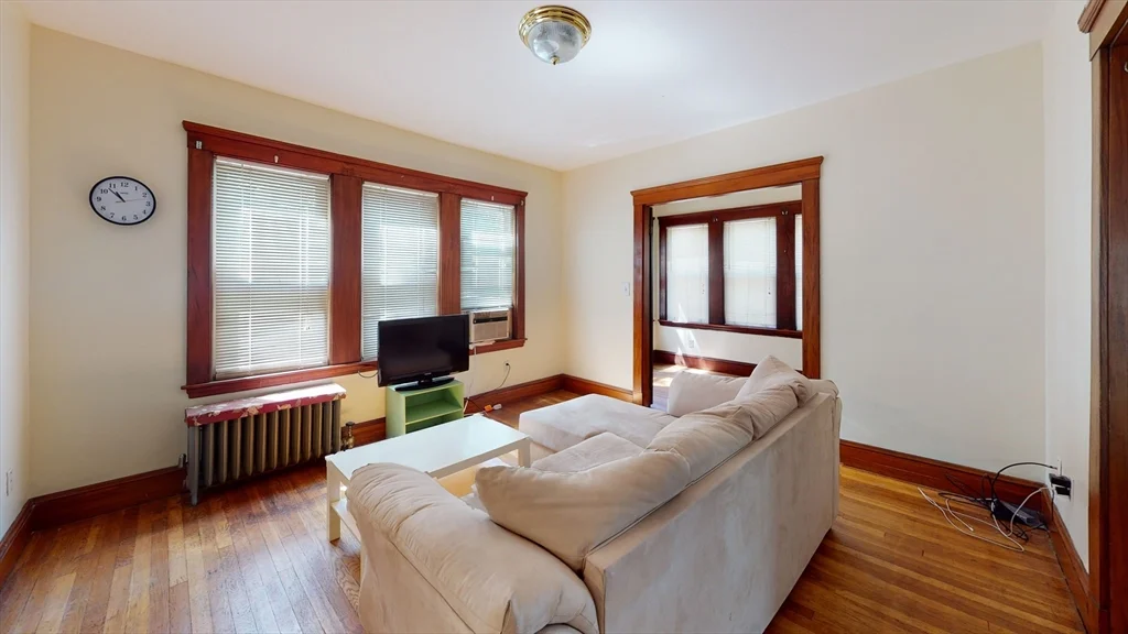 2 bed, 1 bath apartment for rent at 47-49 Rockwell Unit 47, Maplewood — photo 2 of 9