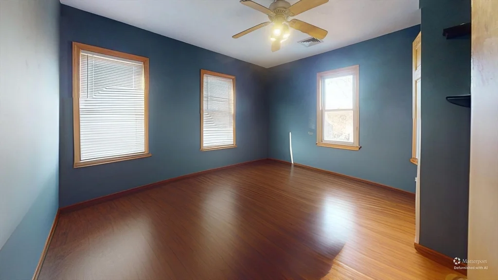 3 bed, 1 bath apartment for rent at 47 - 49 Rockwell Unit 49, Maplewood — photo 3 of 13