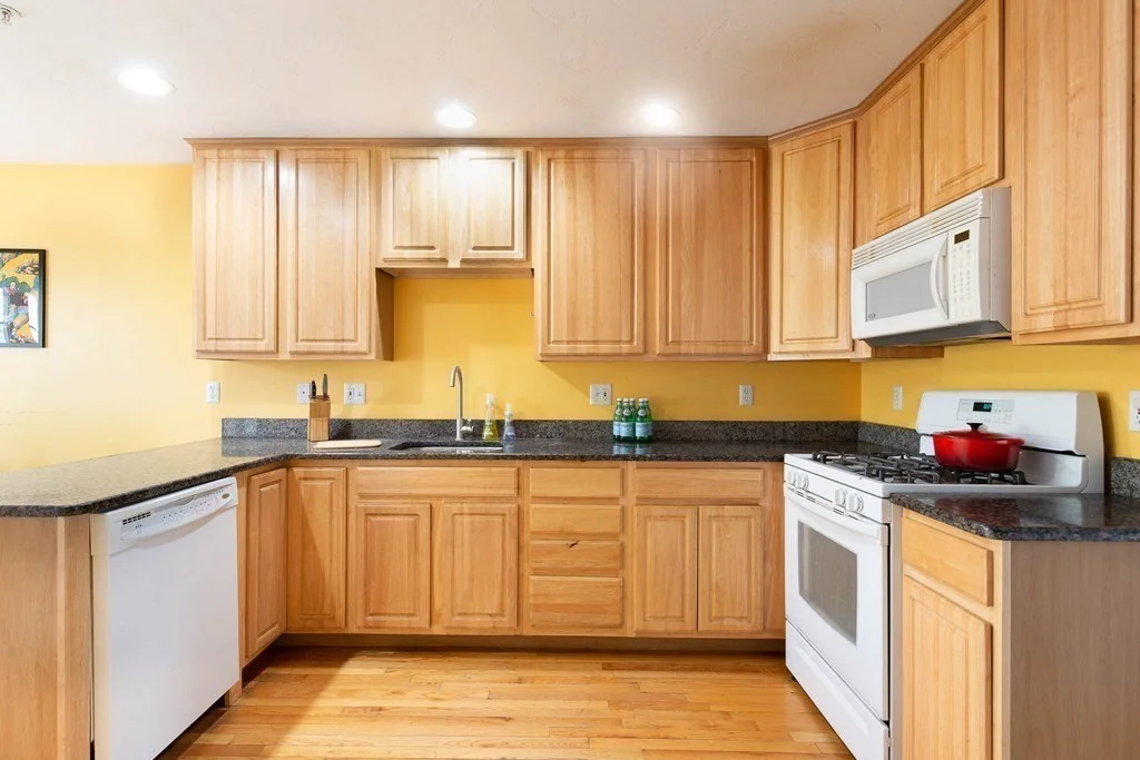 2 bed, 1 bath apartment for rent at 47 Alder St Unit 28, Waltham