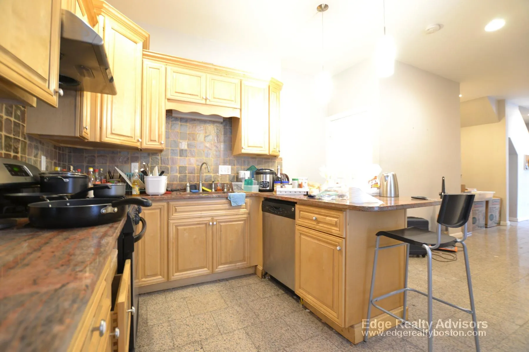 5 bed, 2 bath apartment for rent at 47 Allston St Unit 2, Allston — photo 3 of 6