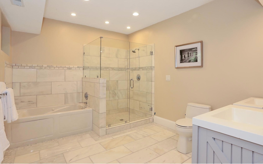 4 bed, 3 bath apartment for rent at 47 Alpine St Unit 1, Roxbury — photo 9 of 11