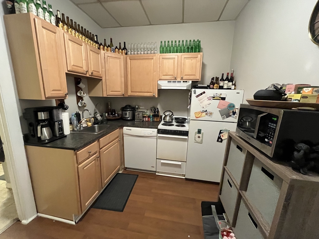 1 bed, 1 bath apartment for rent at 47 Bay State Rd Unit 3F, Boston — photo 7 of 7