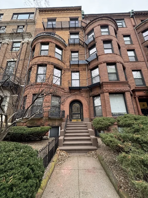 1 bed, 1 bath apartment for rent at 47 Bay State Rd Unit 4R, Fenway — photo 8 of 8