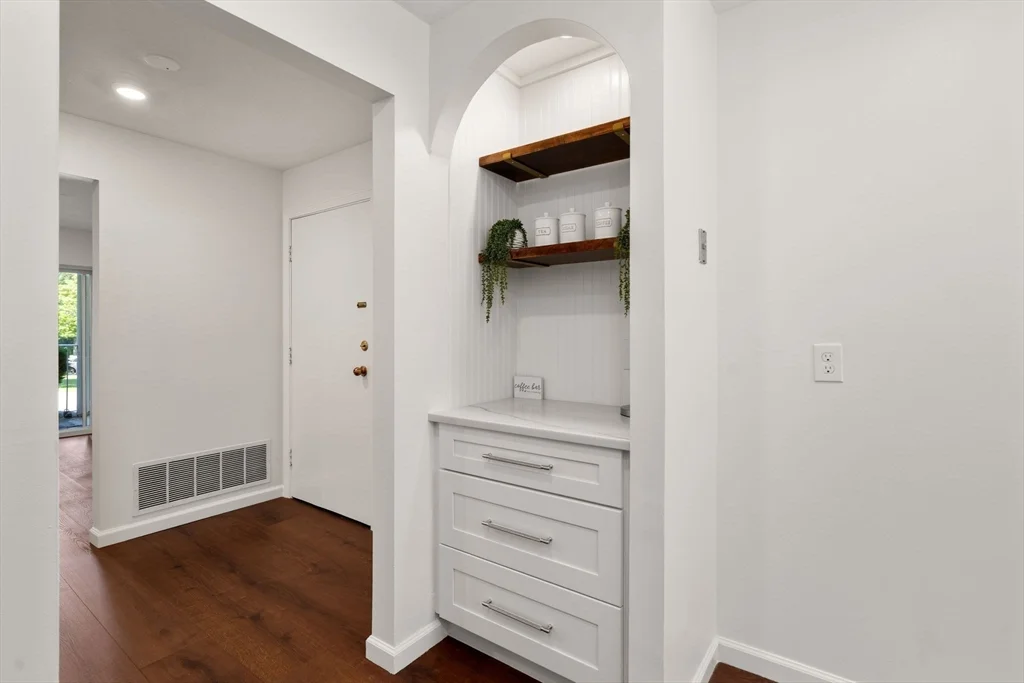 1 bed, 1 bath apartment for rent at 47 Bayberry Dr Unit 2, Sharon — photo 5 of 23