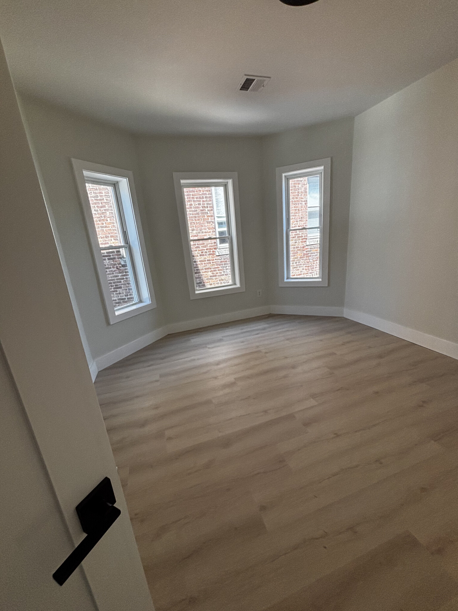 4 bed, 2 bath apartment for rent at 47 Brackett, Brighton — photo 3 of 7