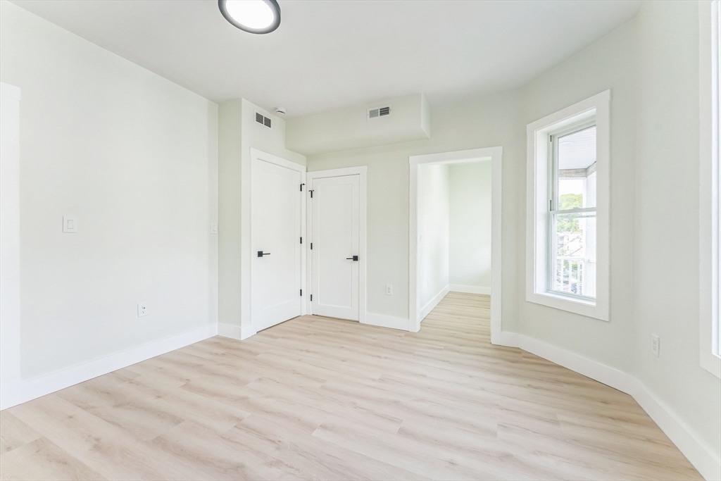 4 bed, 2 bath apartment for rent at 47 Brackett St Unit 2, Oak Square — photo 9 of 23