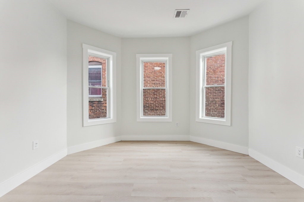 4 bed, 2 bath apartment for rent at 47 Brackett St Unit 2, Oak Square — photo 14 of 23