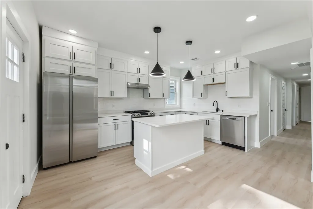 4 bed, 2 bath apartment for rent at 47 Brackett St Unit 3, Oak Square — photo 2 of 34