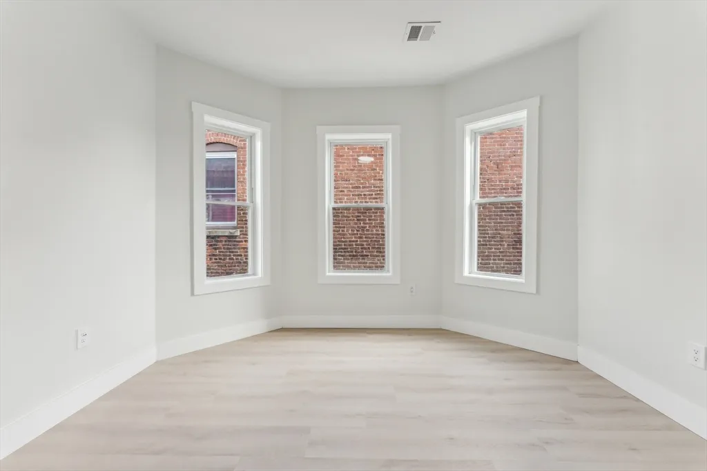 4 bed, 2 bath apartment for rent at 47 Brackett St Unit 3, Oak Square — photo 22 of 34