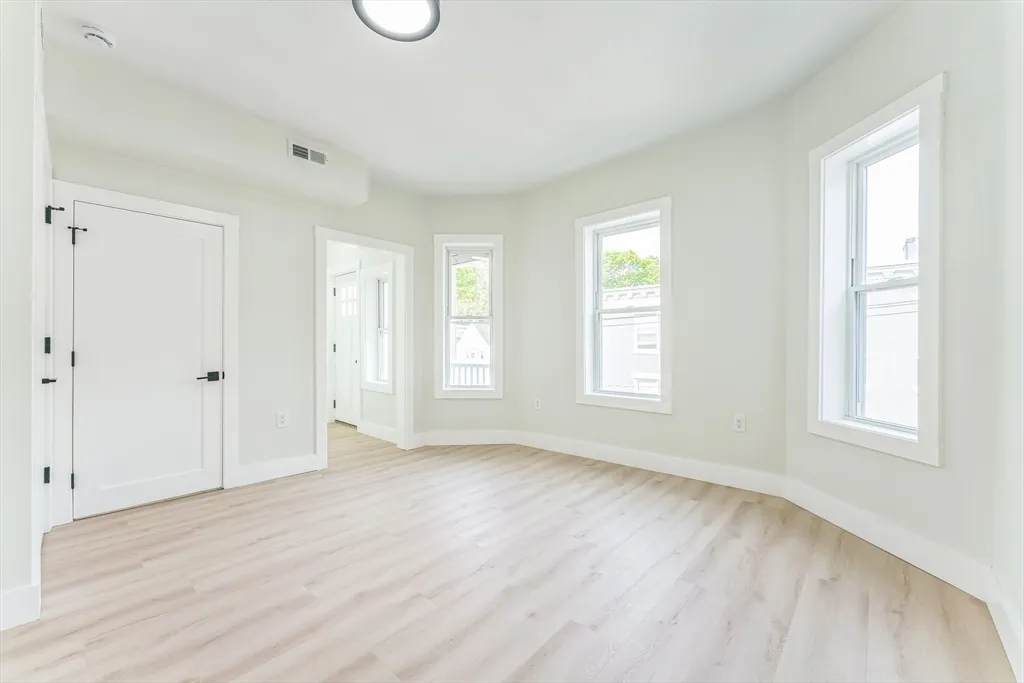 4 bed, 2 bath apartment for rent at 47 Brackett St Unit 3, Oak Square — photo 20 of 34
