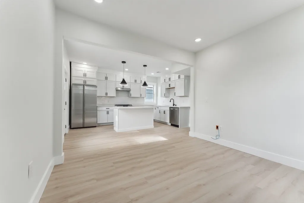 4 bed, 2 bath apartment for rent at 47 Brackett St Unit 3, Oak Square — photo 8 of 34
