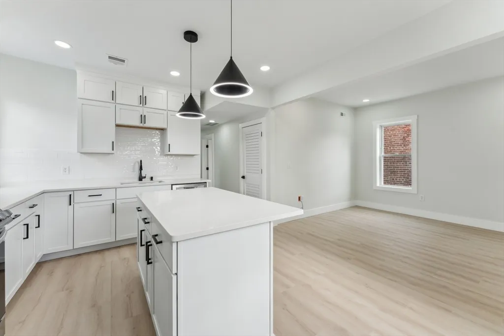 4 bed, 2 bath apartment for rent at 47 Brackett St Unit 3, Oak Square — photo 9 of 34