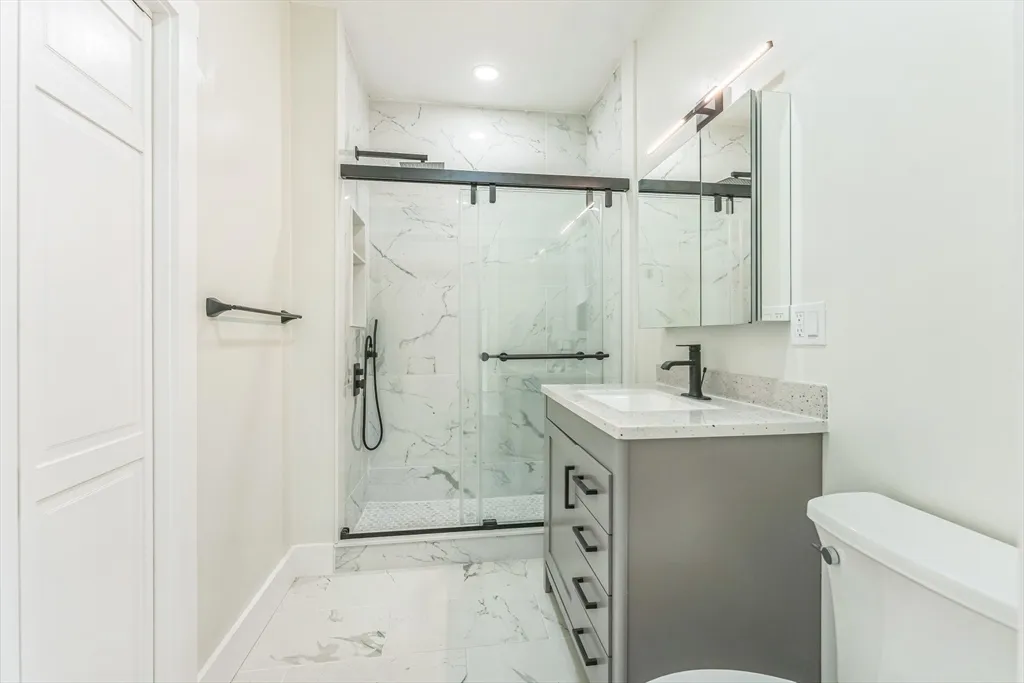 4 bed, 2 bath apartment for rent at 47 Brackett St Unit 3, Oak Square — photo 18 of 34