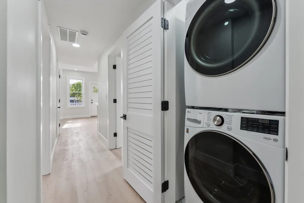 4 bed, 2 bath apartment for rent at 47 Brackett St Unit 3, Oak Square — photo 27 of 34