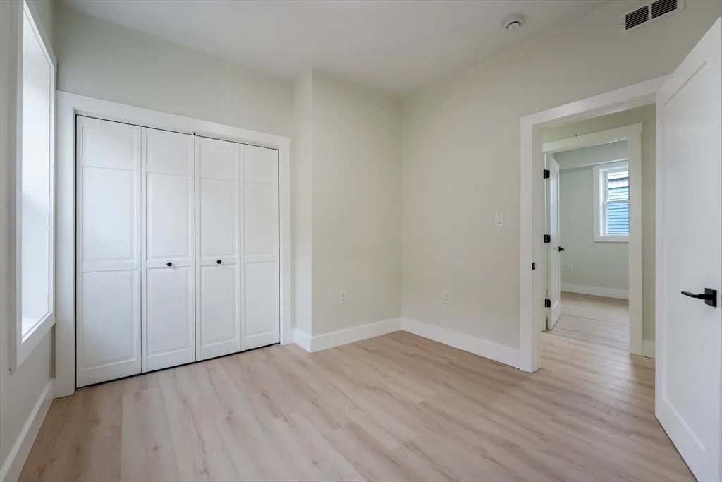 4 bed, 2 bath apartment for rent at 47 Brackett St Unit 3, Oak Square — photo 16 of 34