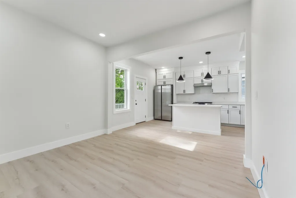 4 bed, 2 bath apartment for rent at 47 Brackett St Unit 3, Oak Square — photo 10 of 34