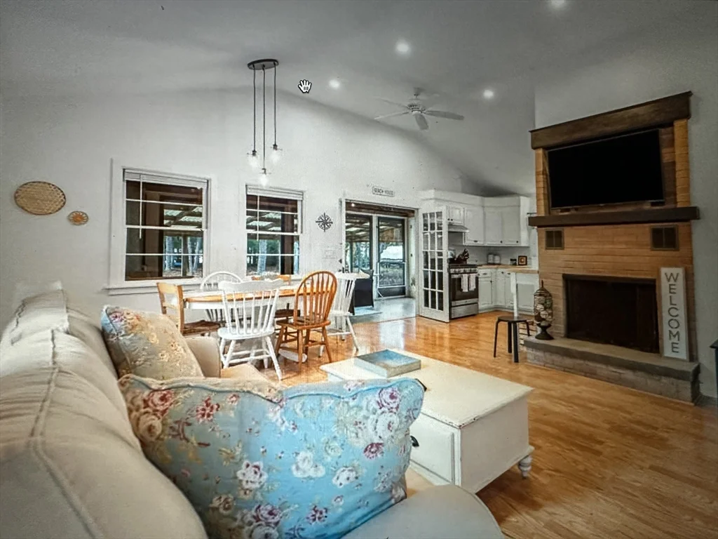3 bed, 1 bath apartment for rent at 47 Cappawack, Mashpee — photo 2 of 11