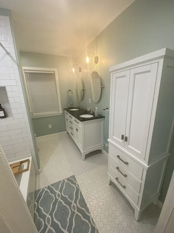 3 bed, 1 bath apartment for rent at 47 Cappawack, Mashpee — photo 8 of 11