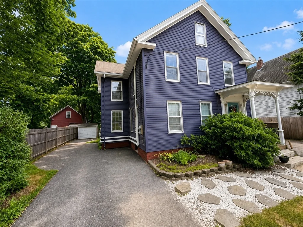 3 bed, 1 bath apartment for rent at 47 Church St Unit 2, Hudson — photo 2 of 26