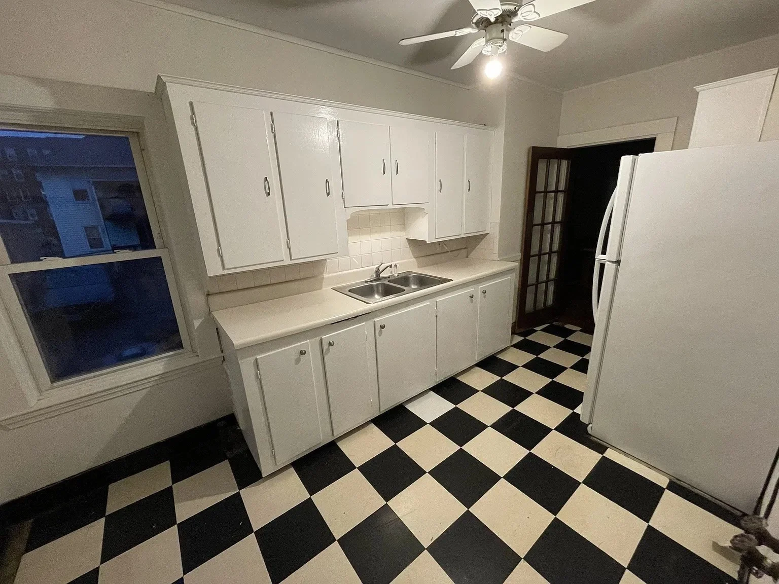 3 bed, 1 bath apartment for rent at 47 Claymoss Rd Unit 1, Brighton — photo 5 of 10