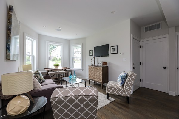 2 bed, 1 bath apartment for rent at 47 Clement Ave Unit 2, West Roxbury — photo 5 of 35