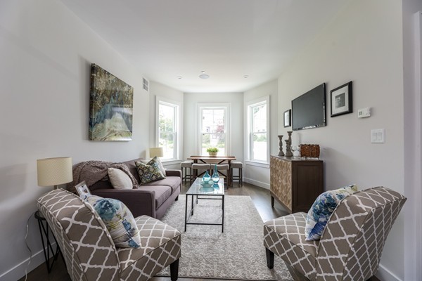 2 bed, 1 bath apartment for rent at 47 Clement Ave Unit 3, West Roxbury — photo 4 of 35