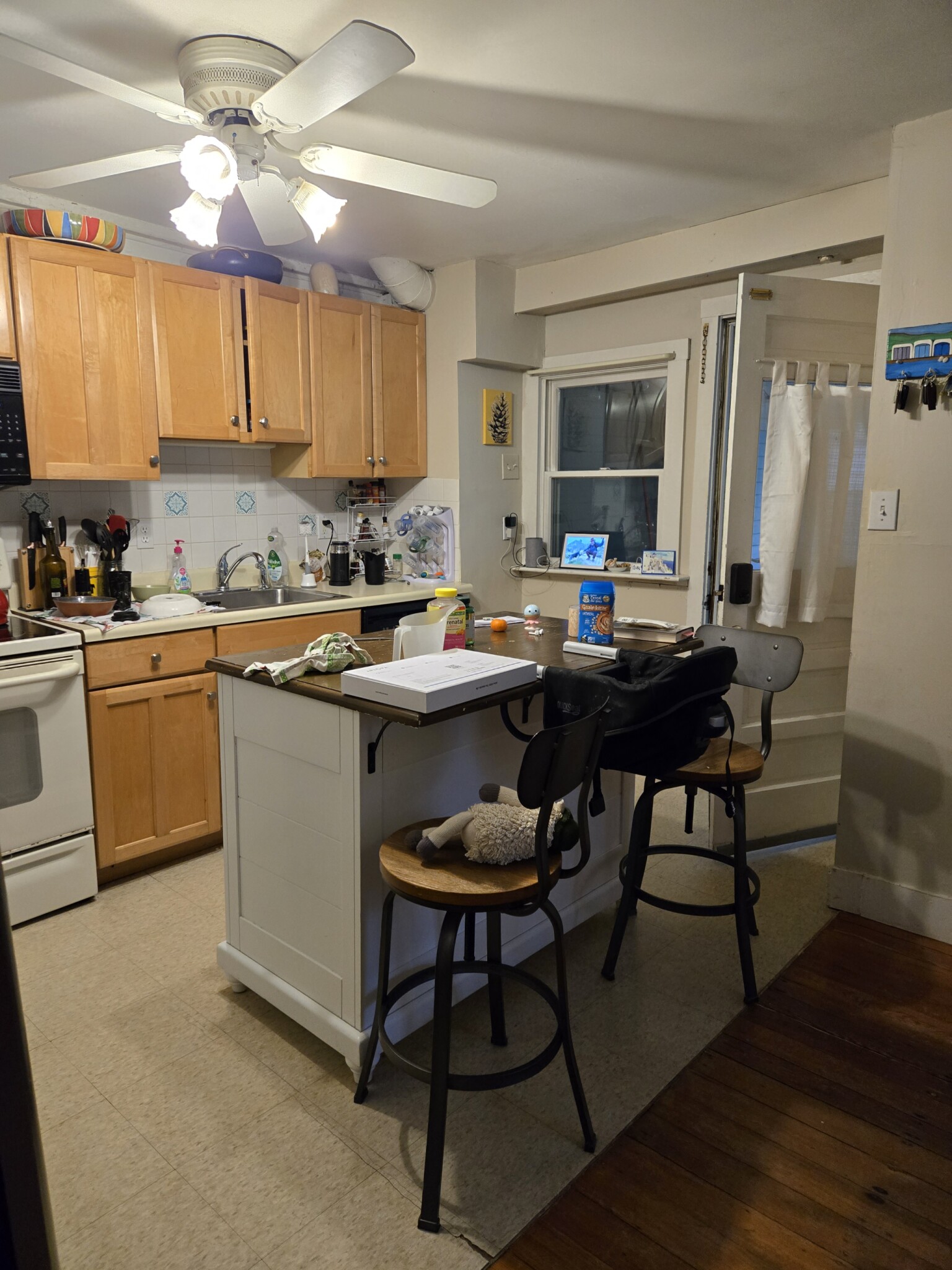 2 bed, 1 bath apartment for rent at 47 Clinton Pl Unit 1, Newton Centre — photo 1 of 31