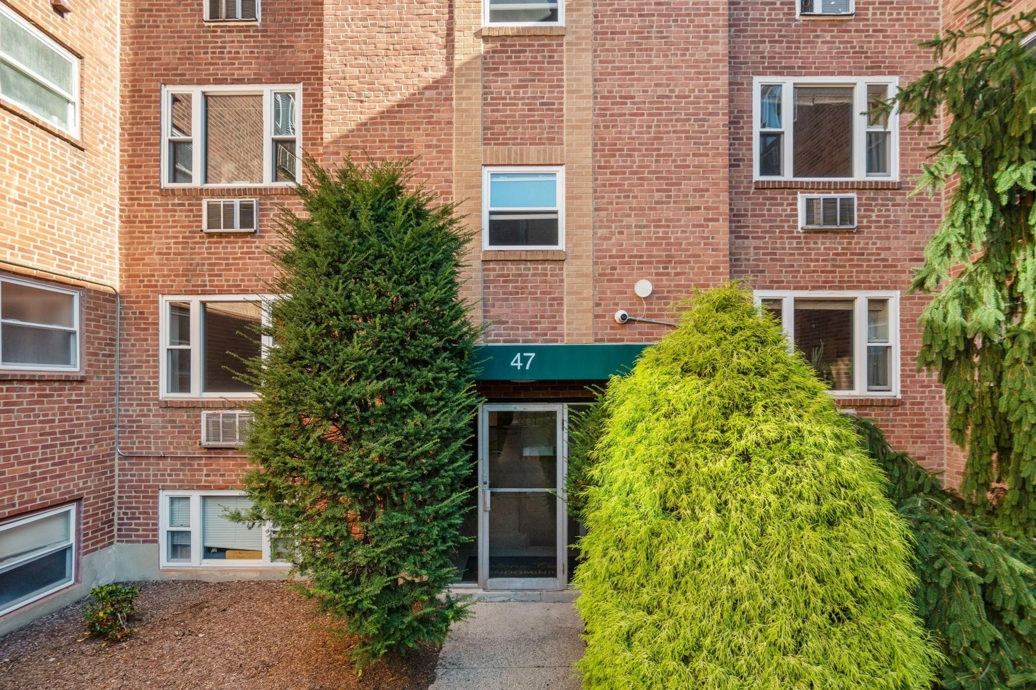 2 bed, 1 bath apartment for rent at 47 Colborne Rd Unit 1, Brighton — photo 2 of 17