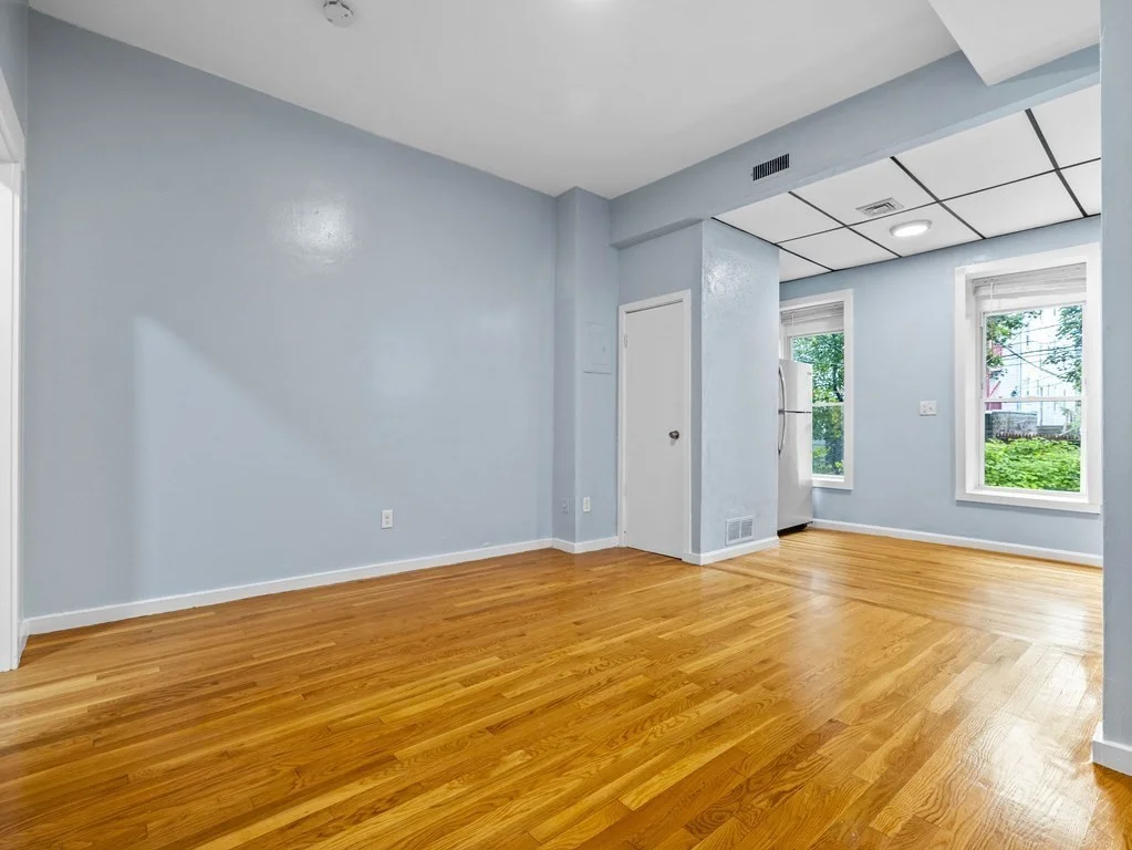 3 bed, 1 bath apartment for rent at 47 Coleman Unit 1, Boston — photo 4 of 10