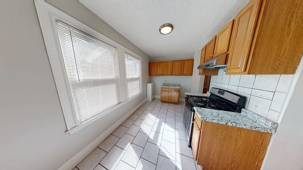 3 bed, 1 bath apartment for rent at 47 Crawford St Unit 2, Boston — photo 4 of 33