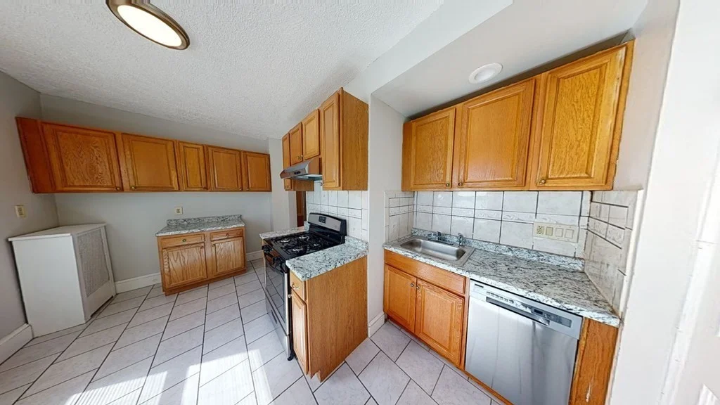 3 bed, 1 bath apartment for rent at 47 Crawford St Unit 2, Boston — photo 5 of 33