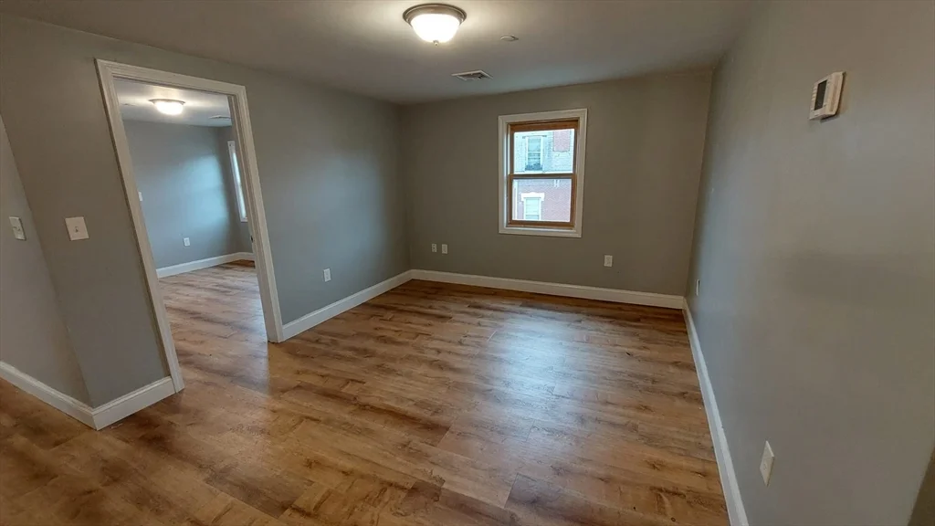 3 bed, 1 bath apartment for rent at 47 Dale St Unit 3, Roxbury — photo 4 of 14