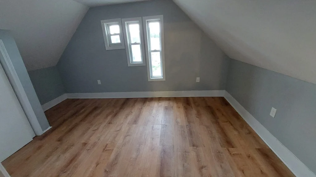 3 bed, 1 bath apartment for rent at 47 Dale St Unit 3, Roxbury — photo 8 of 14